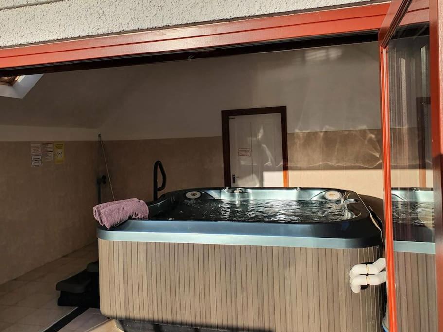 Peregrine Stable Cottage Llandovery Luaran gambar